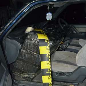 Țigări în valoare de peste 300.000 de lei confiscate de polițiștii de frontieră