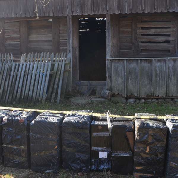 Țigări în valoare de peste 300.000 de lei confiscate de polițiștii de frontieră