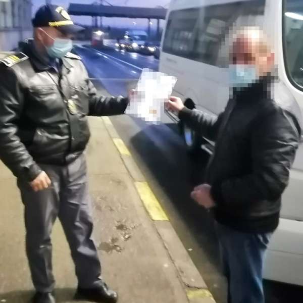 Certificat de vaccinare împotriva Covid-19 fals, descoperit la controlul de frontieră