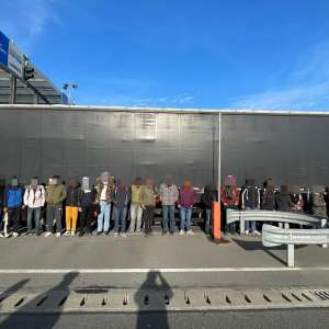 Douăzeci și șase de migranţi, ascunşi într-un camion încărcat cu frigidere