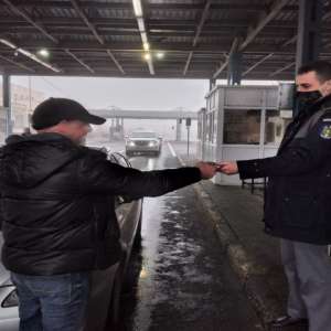 Fals procurat cu 200 de euro, descoperit la controlul de frontieră