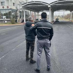 Persoană urmărită de autorităţile italiene, depistată la controlul de frontieră