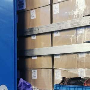 Unsprezece migranți, ascunși în camioane, depistați la graniţa cu Ungaria