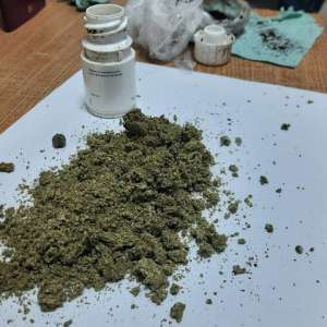 Droguri ascunse într-un flacon de medicamente descoperite la controlul de frontieră