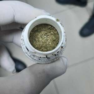 Droguri ascunse într-un flacon de medicamente descoperite la controlul de frontieră