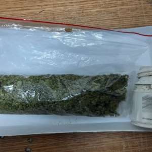 Droguri ascunse într-un flacon de medicamente descoperite la controlul de frontieră