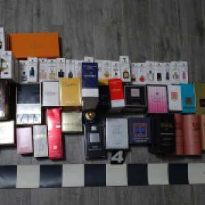 Articole vestimentare contrafăcute, descoperite în urma unei percheziții domiciliare efectuate în județul Olt