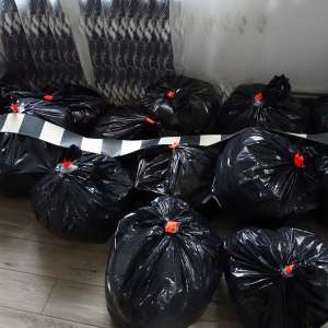 Articole vestimentare contrafăcute, descoperite în urma unei percheziții domiciliare efectuate în județul Olt