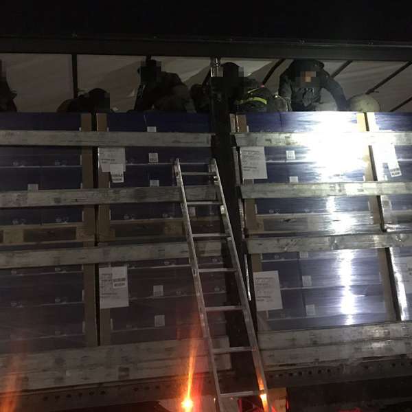 Șaisprezece cetăţeni străini depistaţi în timp ce intenţionau să treacă ilegal graniţa spre Ungaria