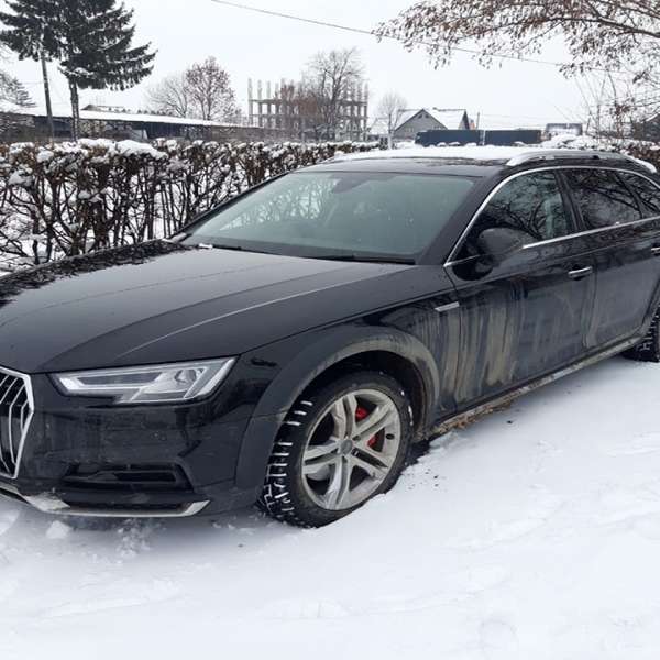Autoturism în valoare de 30.000 euro, căutat de autorităţile din Marea Britanie, depistat de poliţiştii de frontieră suceveni
