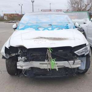 Importul din SUA al unor autoturisme cu “daună totală”, oprit în Portul Constanţa