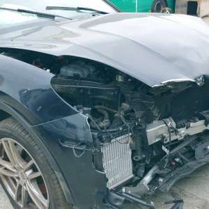 Importul din SUA al unor autoturisme cu “daună totală”, oprit în Portul Constanţa