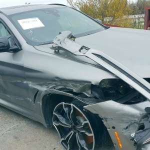 Importul din SUA al unor autoturisme cu “daună totală”, oprit în Portul Constanţa