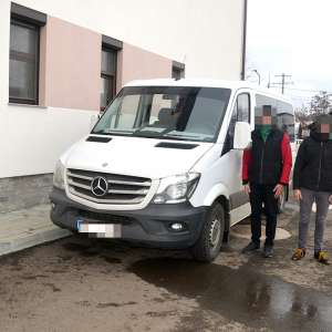 150 de butelii cu refrigerant, indisponibilizate de către poliţiştii de frontieră suceveni