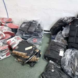 Bunuri susceptibile a fi contrafăcute, estimate la o valoare de 30.000 lei, descoperite în P.T.F. Giurgiu