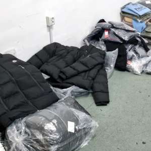 Bunuri susceptibile a fi contrafăcute, estimate la o valoare de 30.000 lei, descoperite în P.T.F. Giurgiu