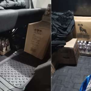 Băuturi alcoolice ascunse într-un microbuz, descoperite la P.T.F Giurgiu