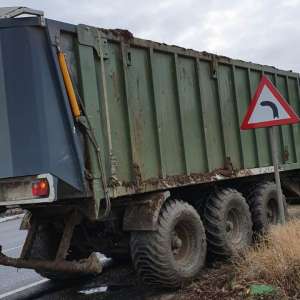 Gălățean fără permis de conducere, depistat conducând un ansamblu rutier cu remorcă neînmatriculată