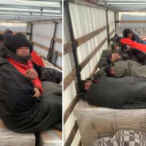 Douăzeci de migranţi, depistați ascunşi în automarfare la P.T.F. Borș I și Nădlac II