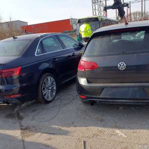 Autoturisme avariate şi deşeuri constând în piese auto, depistate în Portul Constanța