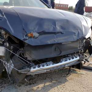 Autoturisme avariate şi deşeuri constând în piese auto, depistate în Portul Constanța