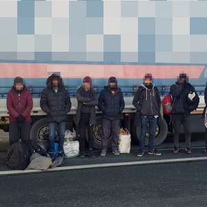 Opt cetăţeni străini depistaţi de poliţiştii de frontieră arădeni