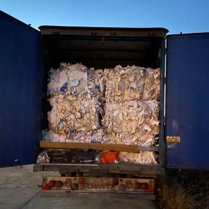 Deşeuri din hârtie oprite la P.T.F. Giurgiu