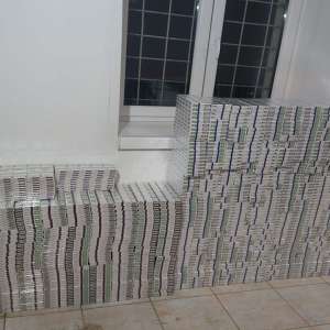 Doi ucraineni depistaţi cu 7.500 pachete țigări la granița de nord