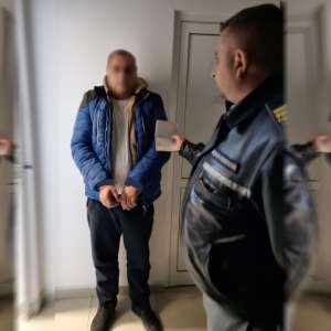 Urmărit de Interpol reţinut de poliţiştii de frontieră