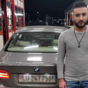 56 de cetăţeni străini depistaţi de poliţiştii de frontieră arădeni, ascunşi în mijloace de transport