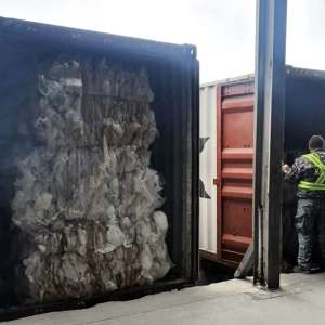 38 de tone de deşeuri plastice descoperite în Portul Constanța