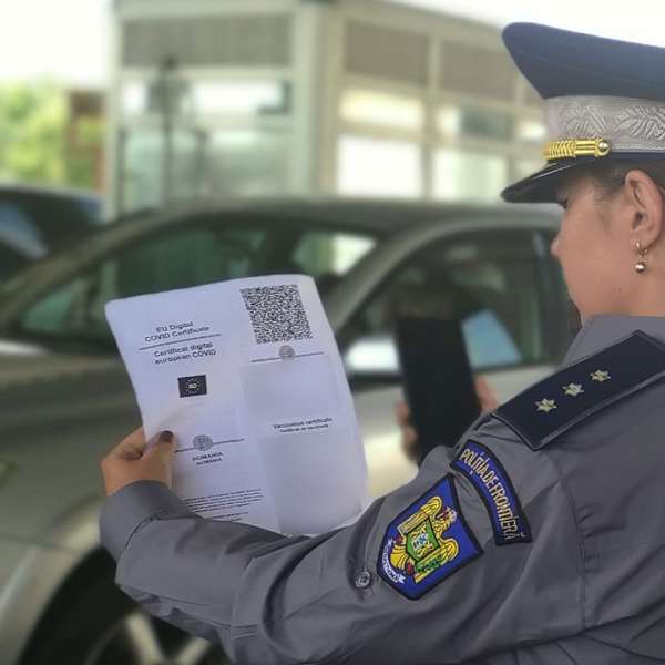 Patru cetăţeni bulgari au prezentat teste PCR false la intrarea în ţară