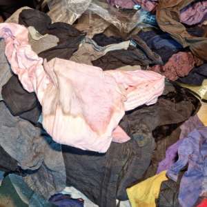 500 tone de deșeuri din haine second-hand, descoperite în urma unor percheziții efectuate in Târgu Mureș