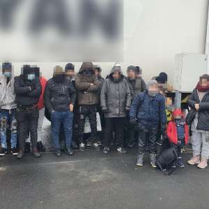 Migranţi din Siria, Turcia, Pakistan şi Afganistan depistaţi de poliţiştii de frontieră arădeni