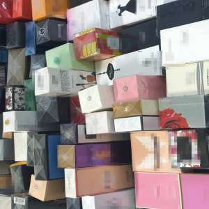 Parfumuri susceptibile a fi contrafăcute,confiscate de poliţiştii de frontieră gălățeni