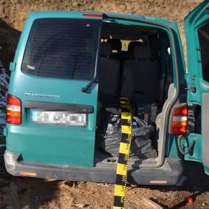 Grup infracţional organizat, specializat în contrabanda cu ţigări, destructurat de poliţiştii de frontieră ieşeni
