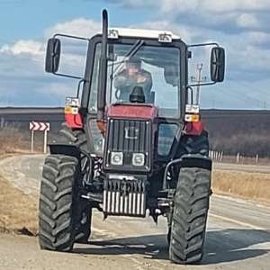 Tractor neînmatriculat descoperit în trafic