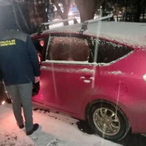 Autoturism Toyota Prius semnalat furat din Germania, reţinut la Albița