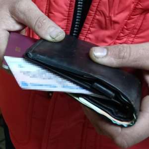 Permise de conducere false, descoperite de poliţiştii de frontieră huşeni