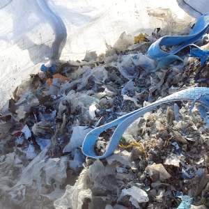 Percheziții domiciliare efectuate în trei județe pe linia importului de deșeuri