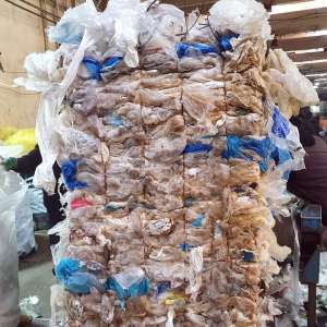 Percheziții domiciliare efectuate în trei județe pe linia importului de deșeuri