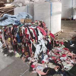 Percheziții domiciliare efectuate în trei județe pe linia importului de deșeuri