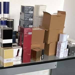 Bunuri contrafăcute, în valoarea de 357.000 lei, descoperite în două autocare la PTF Giurgiu