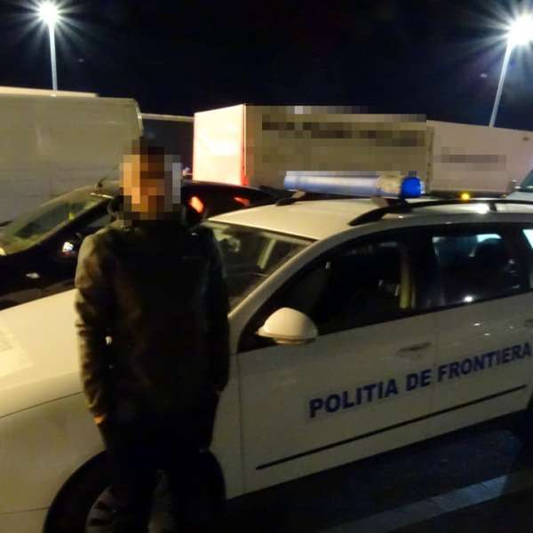 Fals privind identitatea descoperit la Calafat