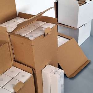 Parfumuri contrafăcute, descoperite într-un autocar la PTF Giurgiu