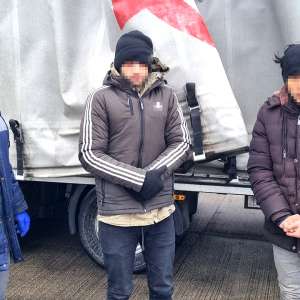 Doi cetățeni afgani, depistați ascunși într-un autocamion, la PTF Giurgiu