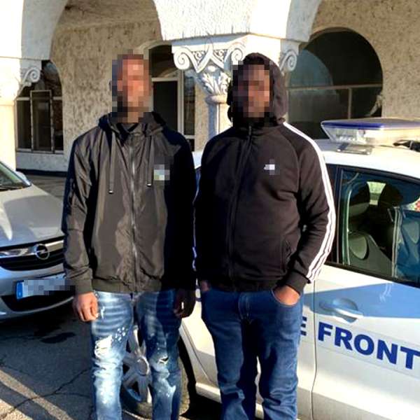 Doi bărbați din Ghana cu documentele altor persoane descoperiți la PTF Borș I