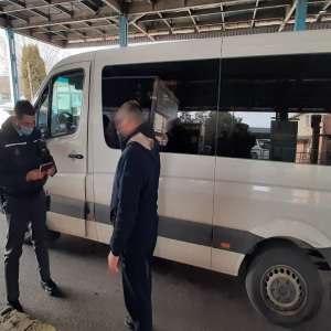 Permise de conducere similare celor emise de autorităţile din R. Moldova, false, descoperite la controlul de frontieră