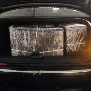 Urmăriri în trafic și aproximativ 9.000 pachete cu țigări de contrabandă confiscate la frontiera de nord