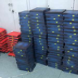 Mii de bunuri contrafăcute, estimate la 460.000 lei ,  descoperite în nouă autocare la PTF Giurgiu